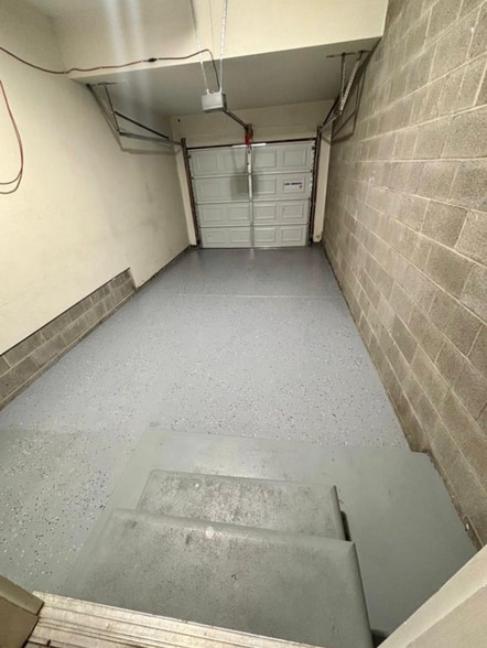 Building Photo - 116 Regents Blvd