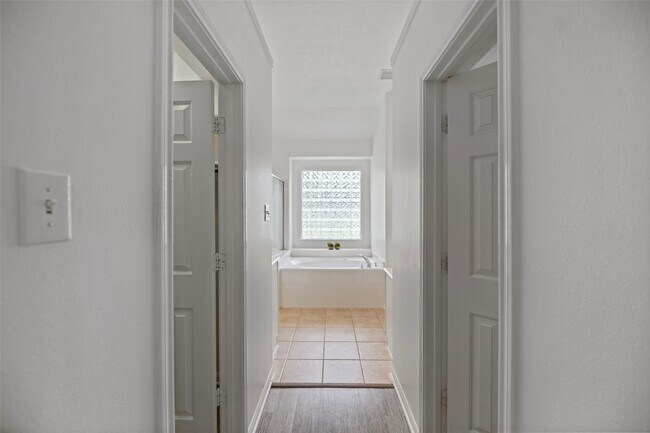 Building Photo - 20814 Ochre Willow Tr