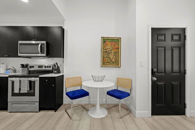 Building Photo - 1862 6th St