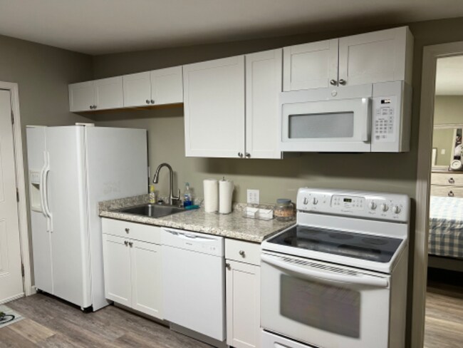 Building Photo - 109 N Charles St