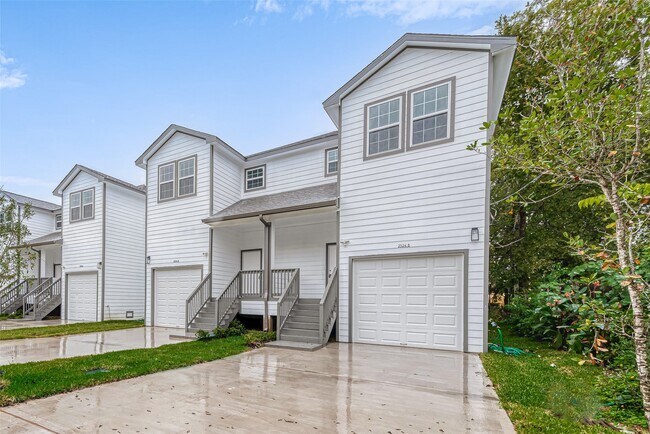 Primary Photo - 2527 S Washington Ave