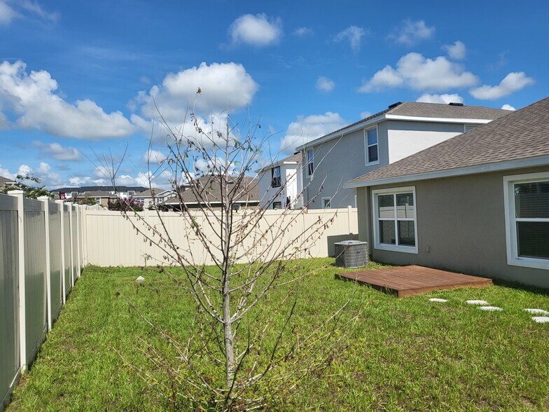 Building Photo - 38336 Sonnet Landing Ave