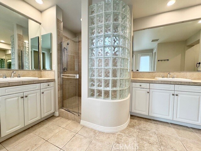 Building Photo - 42 Vela Ct