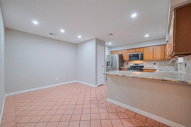 Building Photo - 10015 Sageyork Dr