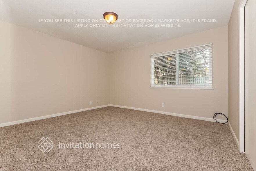 Building Photo - 1214 Cresthaven Dr