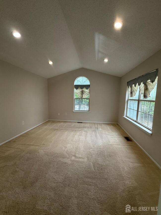 Building Photo - 88 Sapphire Ln