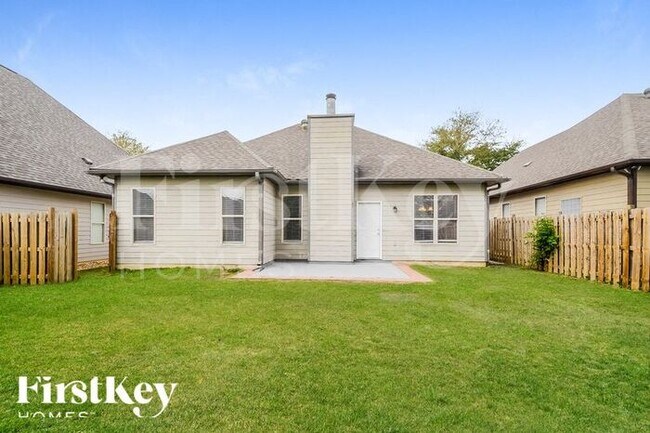 Building Photo - 2216 Spaulding Pl