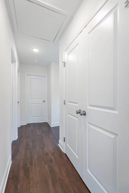 Building Photo - 5551 Stream Ln