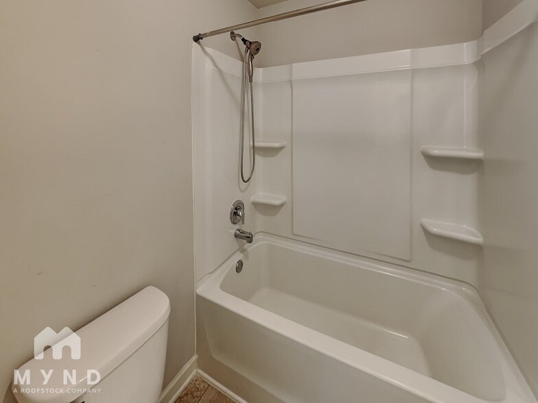 Building Photo - 5971 Wolf Creek Dr