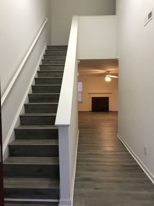 Building Photo - Lovely 3 Bed, 2.5 Bath home in Havenbrook