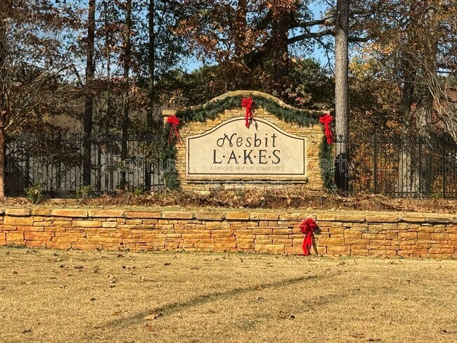 Building Photo - 425 Water Shadow Ln