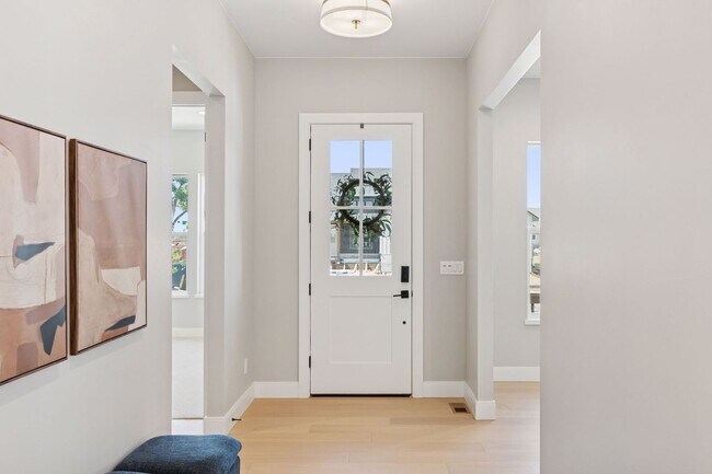 Building Photo - New Charming Berthoud Home with Modern Com...