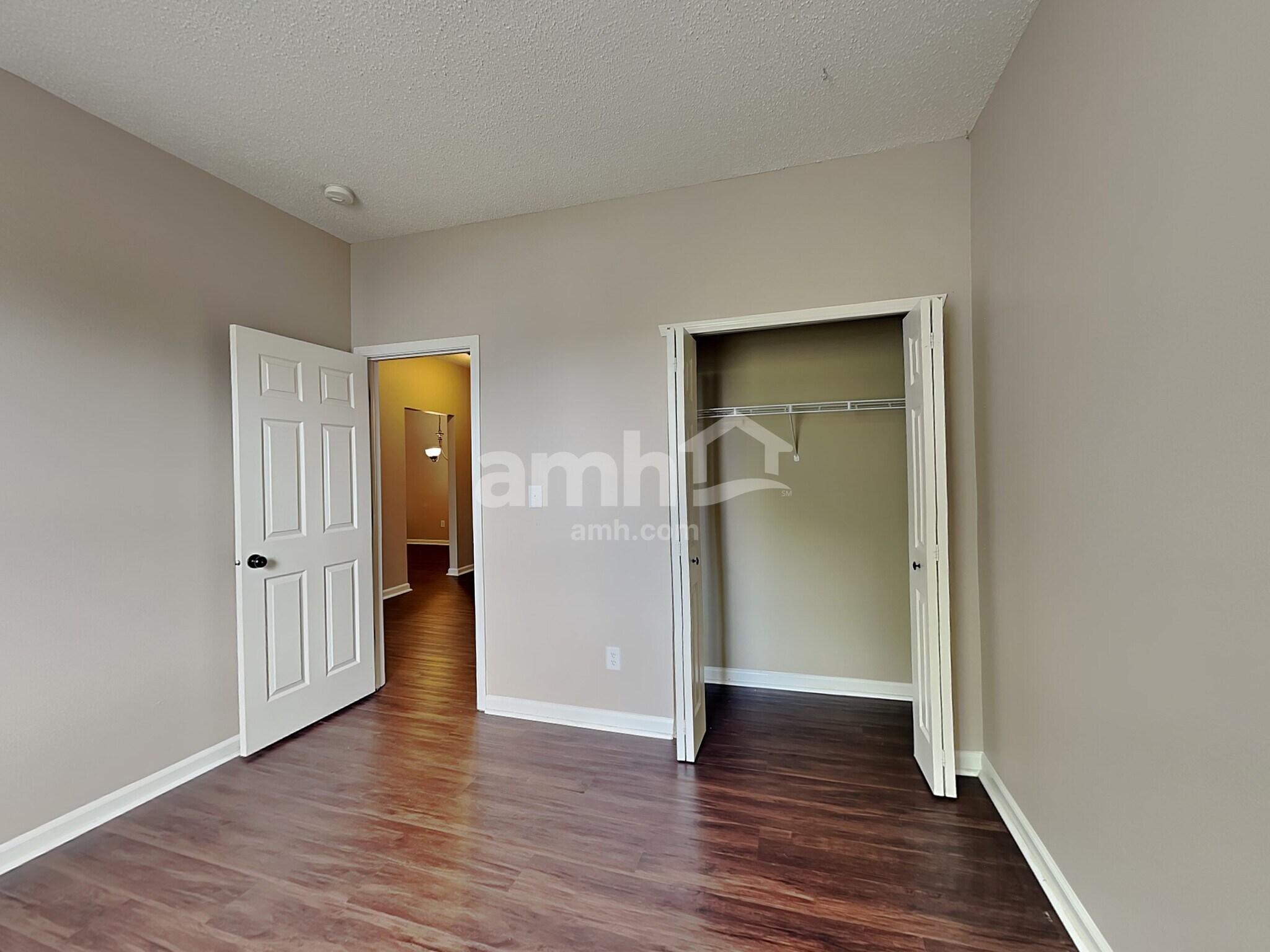 Building Photo - 5425 Wood Hollow Dr