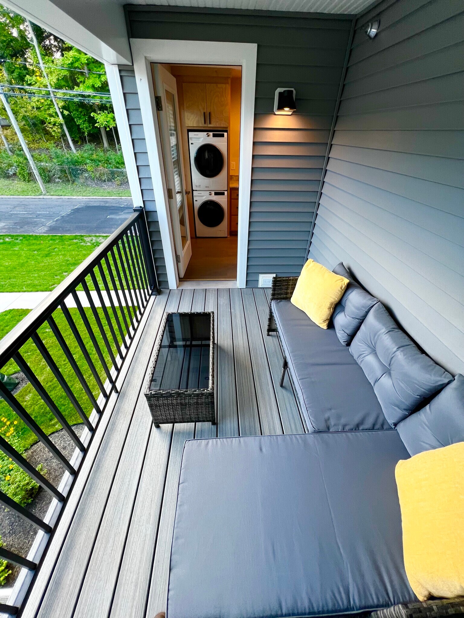 Building Photo - 179 Butternut St