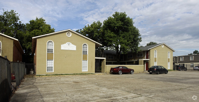 Primary Photo - The Gardens Apartments