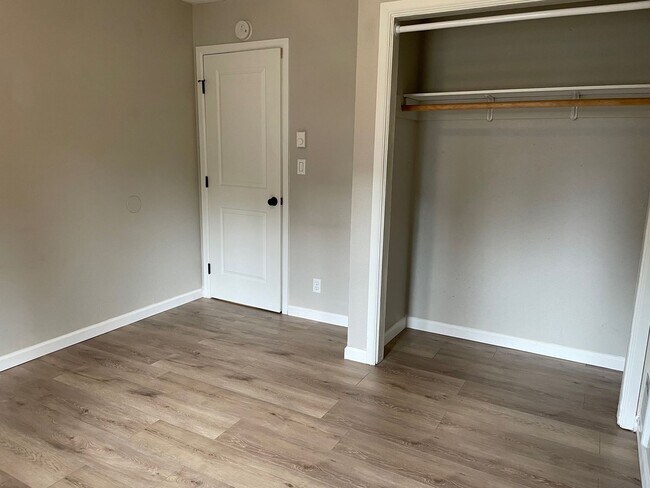 Building Photo - Charming Single-Level Living with Bonus Flex Space & Private Yard