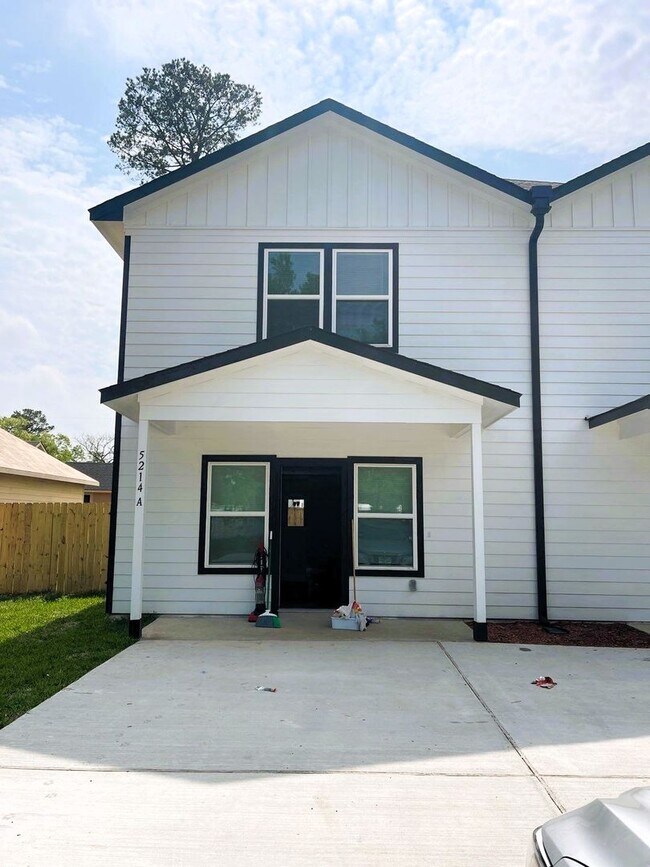 Building Photo - 5214 Mayle St