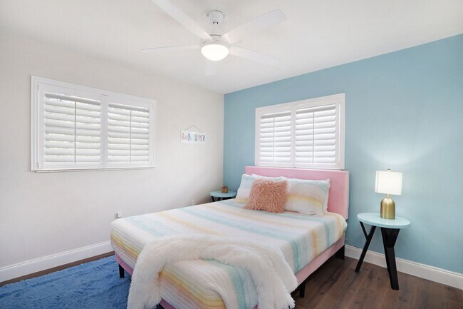 Building Photo - VACA or Short Term Furnished Chic Monthly Rental Home in Bradenton, FL