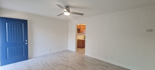 Building Photo - Newly Remodeled 1 Bedroom / Call or text O...