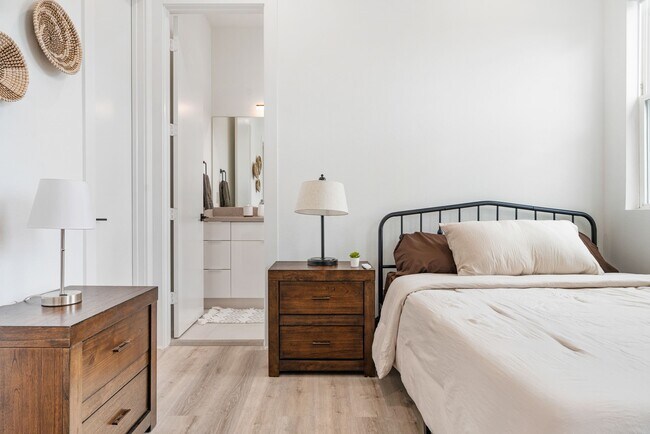 Building Photo - 3410 Baer St