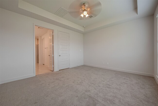 Building Photo - 30223 Gold Finch Pl