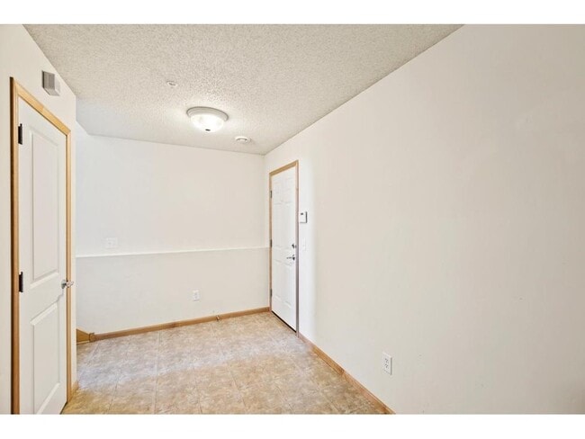 Building Photo - 899 Ledgestone Dr