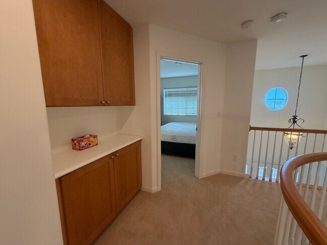 Building Photo - Spacious 4-Bedroom Ewa Beach Home with Den...