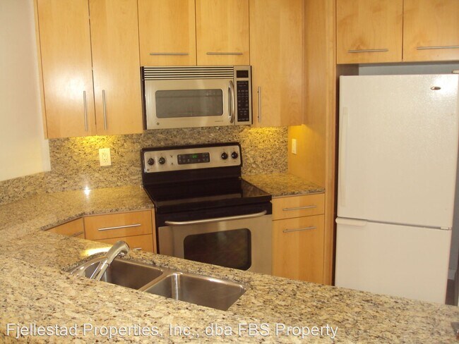 Building Photo - 1 br, 1 bath House - 7535 Charmant Drive #...
