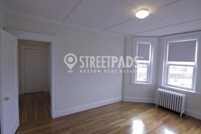 Building Photo - bedroom in Boston MA 02215