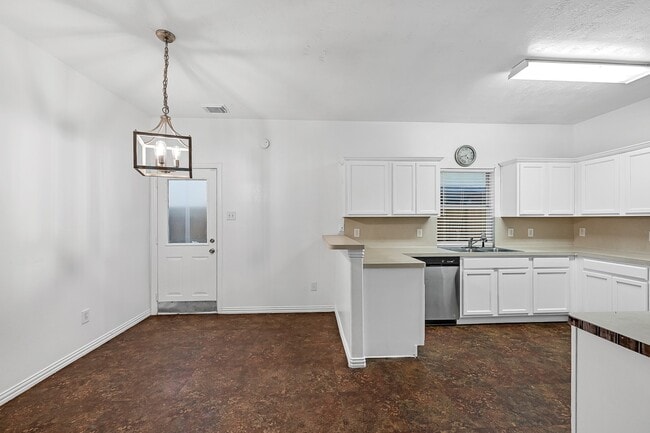 Building Photo - 15411 Lucky Star Dr