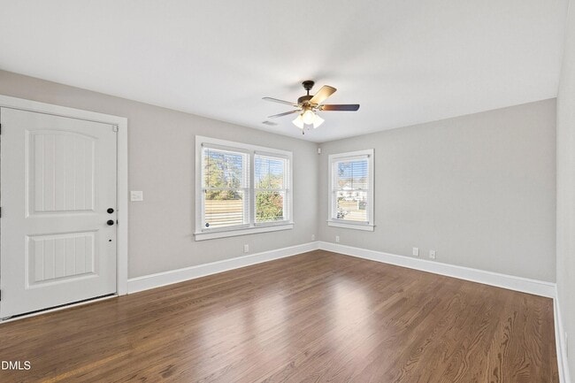 Building Photo - 209 S Walnut St