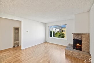 Building Photo - 1369 9th Ave