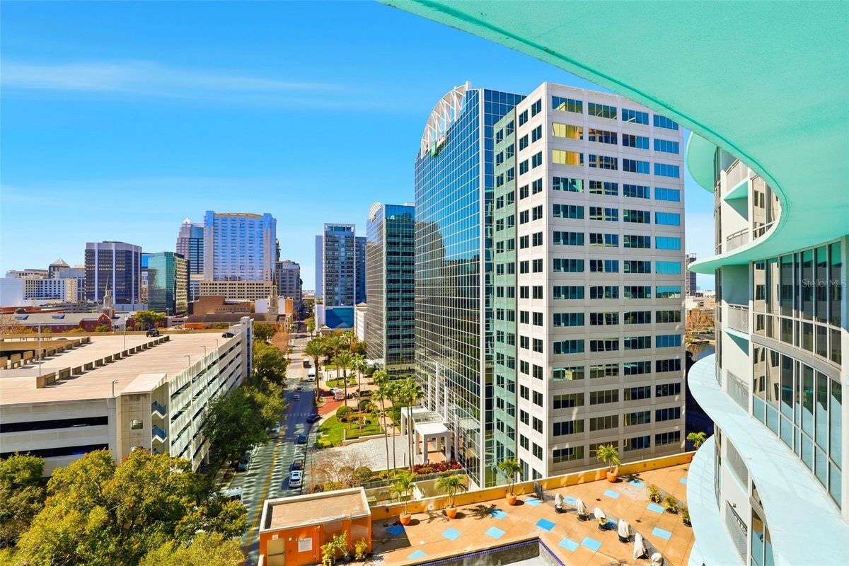 Building Photo - 322 E Central Blvd