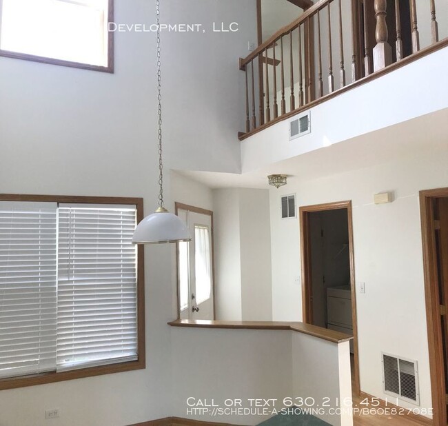Building Photo - 1686 Mansfield Ct
