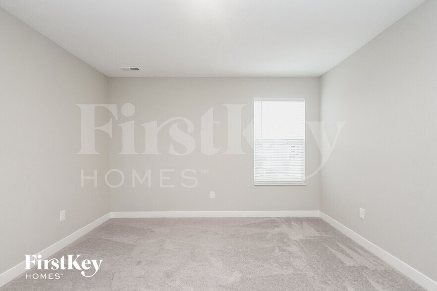 Building Photo - 2335 S Carlota Dr