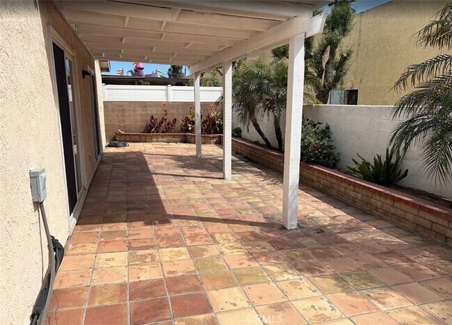 Building Photo - 14053 Bluewood Dr