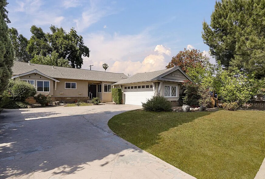 Building Photo - 16057 Knapp St