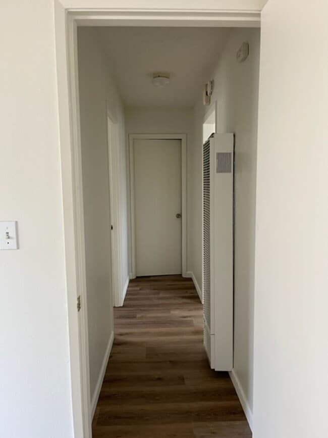Building Photo - Asp812
