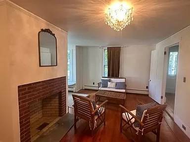 Building Photo - 8 Lake St