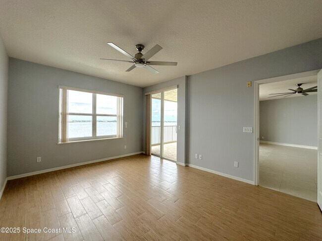 Building Photo - 102 Riverside Dr