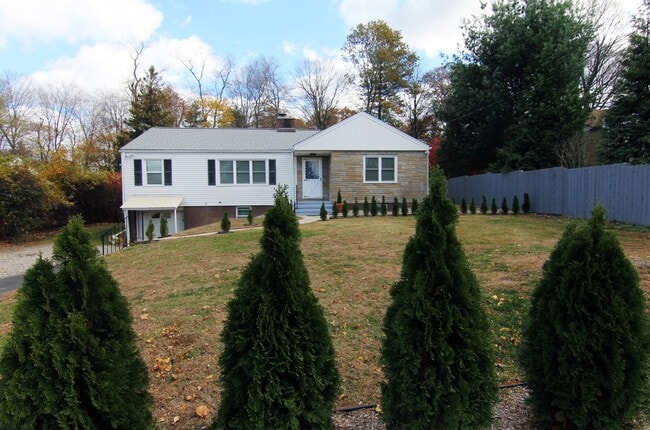 Building Photo - 663 High Ridge Rd