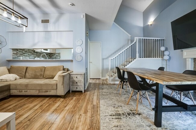 Building Photo - 2601 Augusta Dr