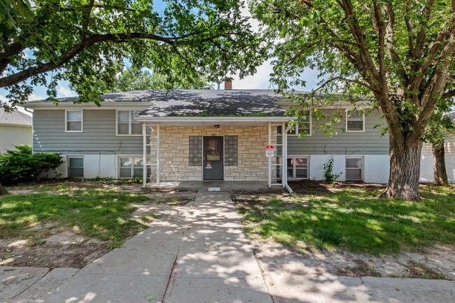 Primary Photo - 609 Oak St