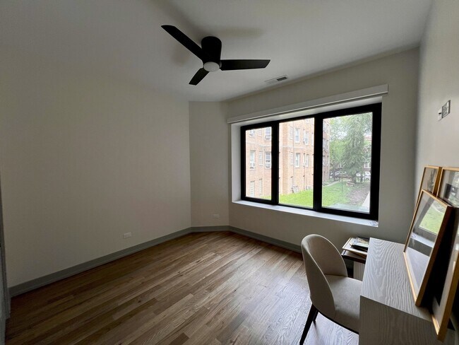 Building Photo - 1337 W Estes Ave