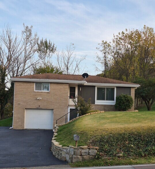 Primary Photo - 4974 PA-982