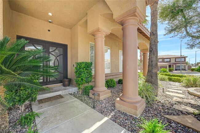 Building Photo - 3800 Beacon Point St