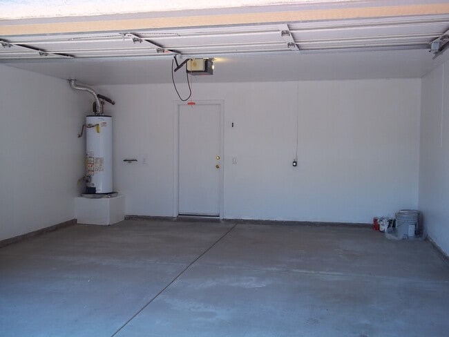 Building Photo - FANTASTIC GREEN VALLEY HOME IN GATED LEGACY VILLAGE COMMUNITY!