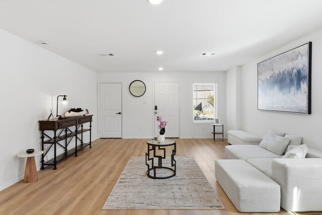 Building Photo - Gorgeous all renovated Home in New Caney, TX!.