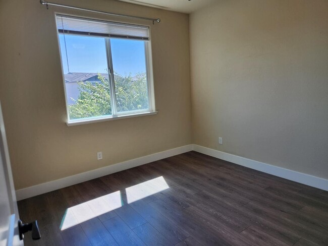 Building Photo - 10068 Carinata Dr