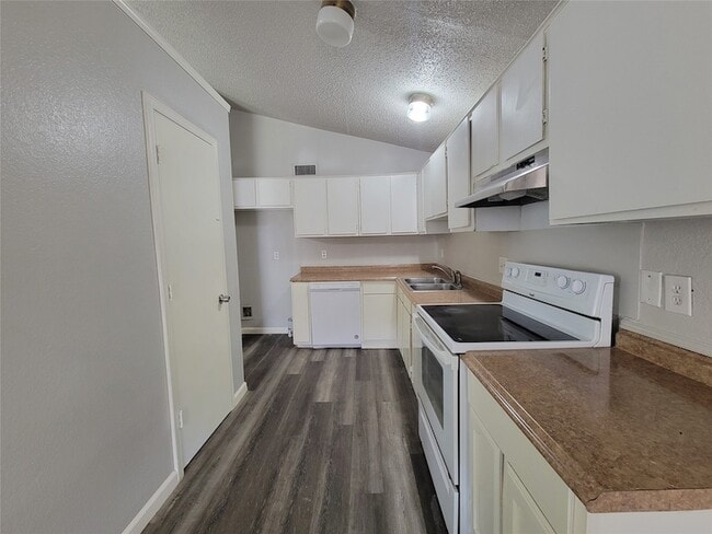 Building Photo - 10315 Limestone Dr